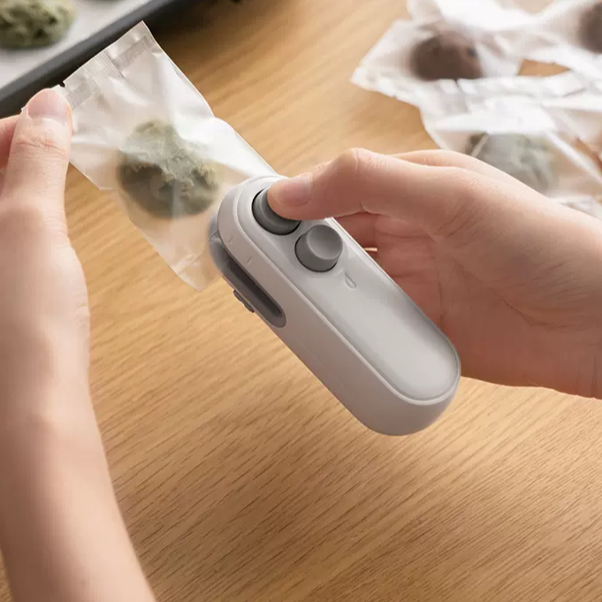✨2026 Best Seller✨  Dobshow® 2-in-1 Mini Heat Sealer